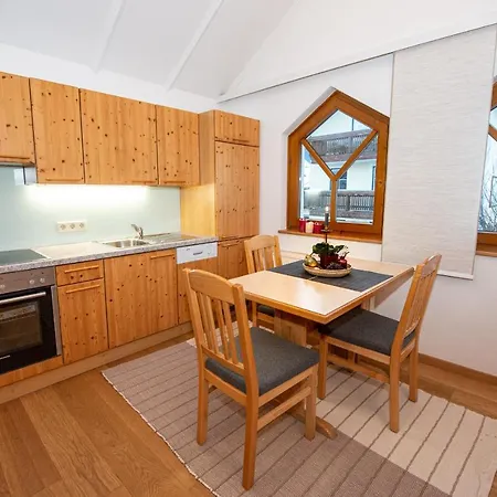 胡贝尔公寓 * 阿尔滕马克特蓬高