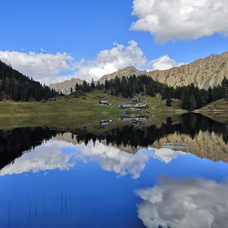 胡贝尔公寓 * 阿尔滕马克特蓬高